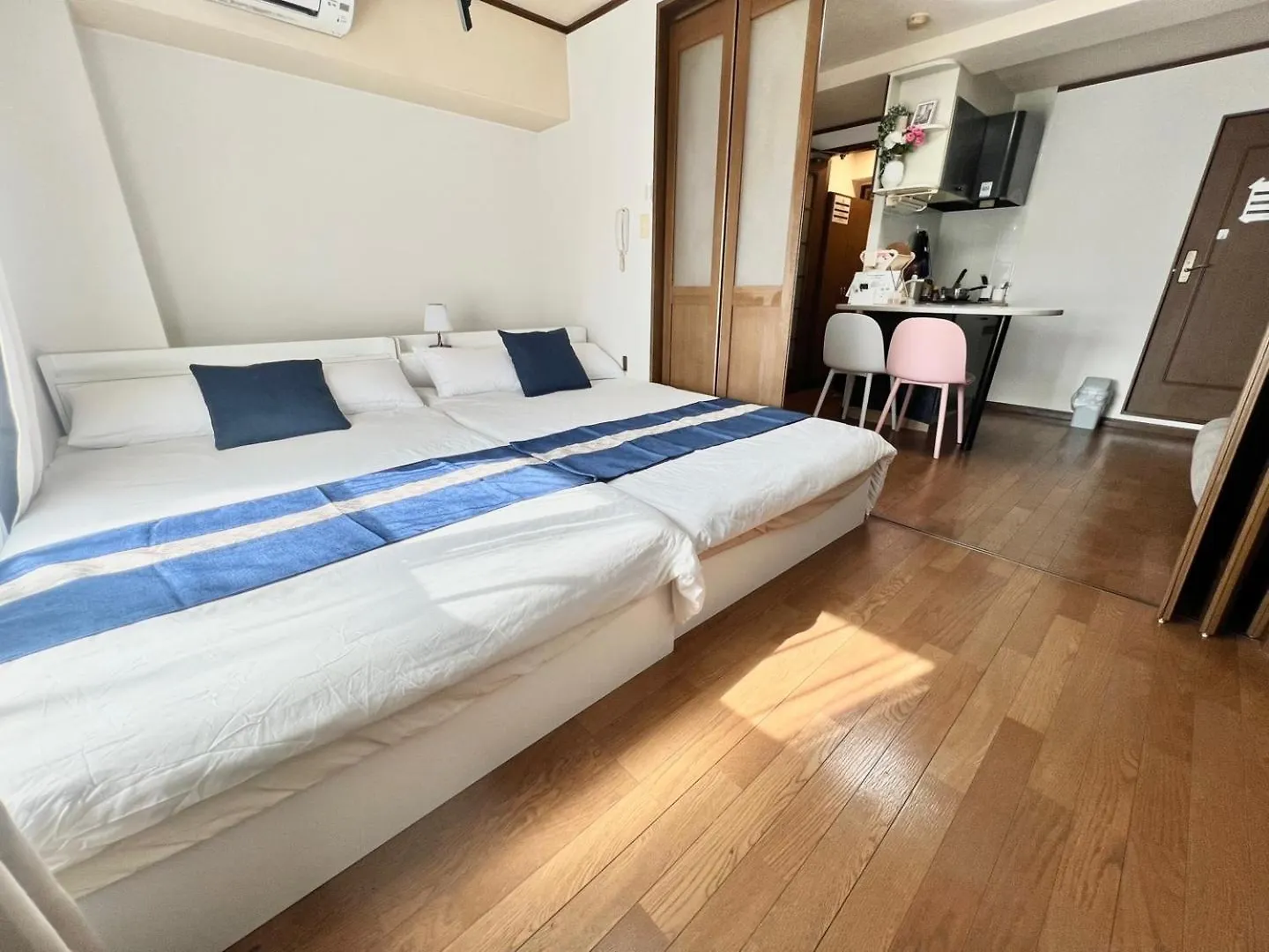7人可能 なんば駅 一駅 / 地下鉄駅 2分 Royal901 Apartment Osaka Japan