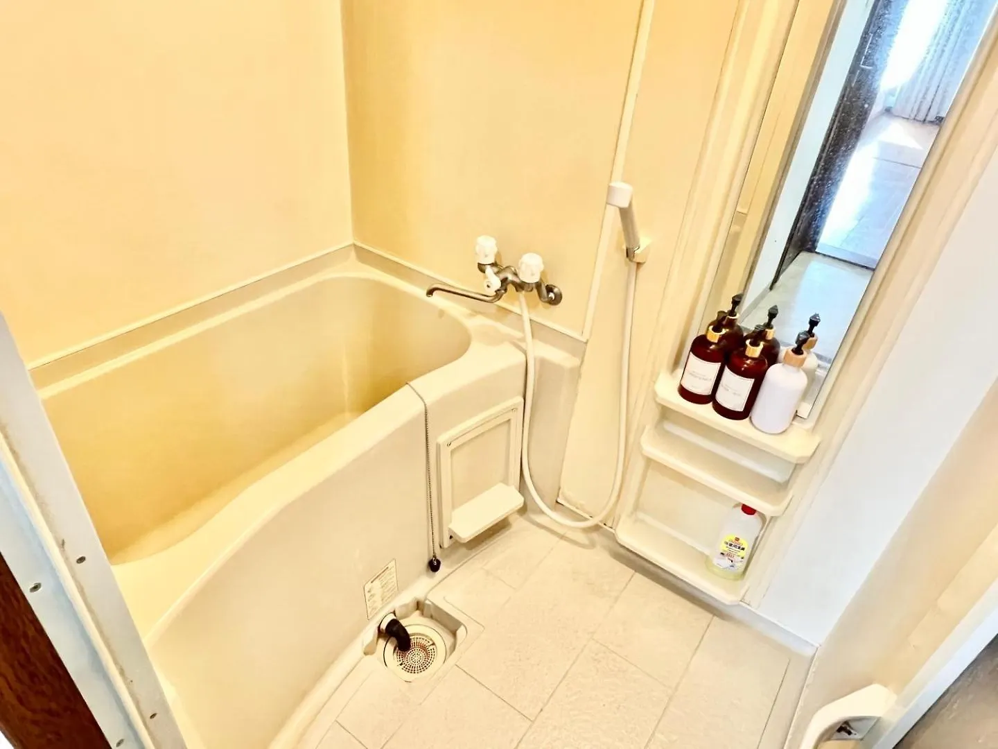 7人可能 なんば駅 一駅 / 地下鉄駅 2分 Royal901 Apartment Osaka Japan