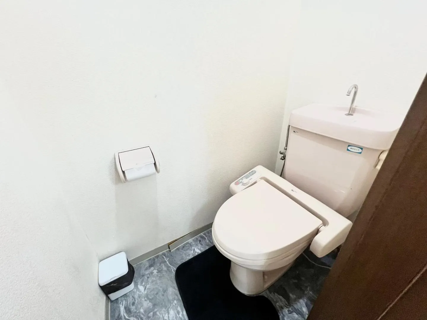 7人可能 なんば駅 一駅 / 地下鉄駅 2分 Royal901 Apartment Osaka Japan